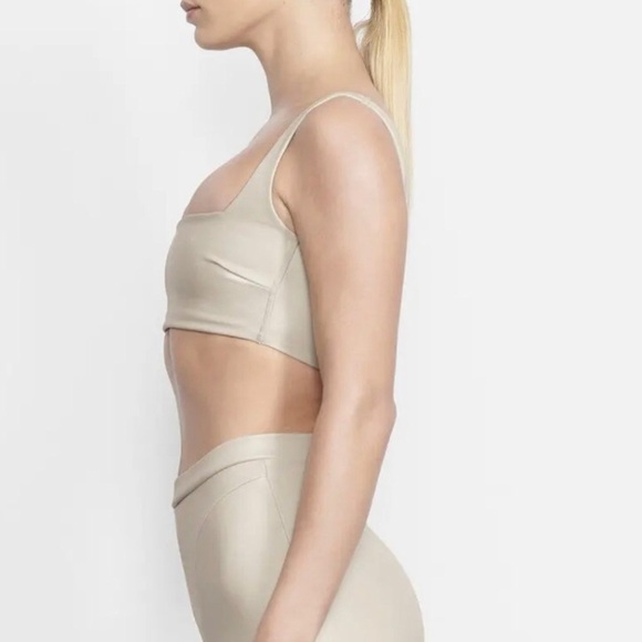 SKIMS Faux Leather Bralette Top in Shell Plus Size 2X - Picture 4 of 15